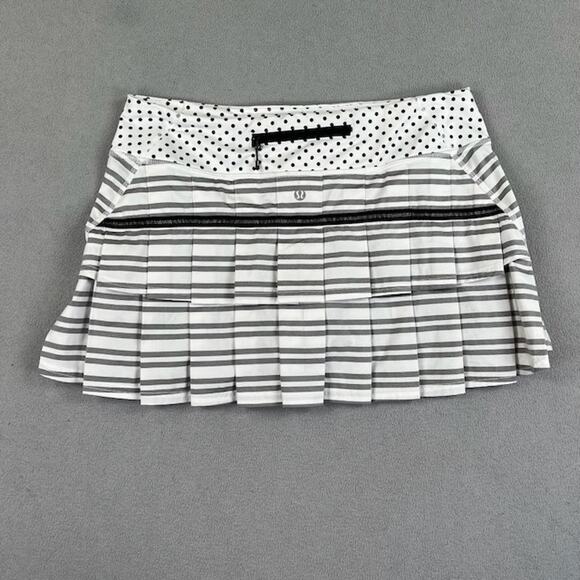 Lululemon Skirts Womens 32" White Black Run Pace Setter Skorts Ruffled Tennis - Picture 2 of 12